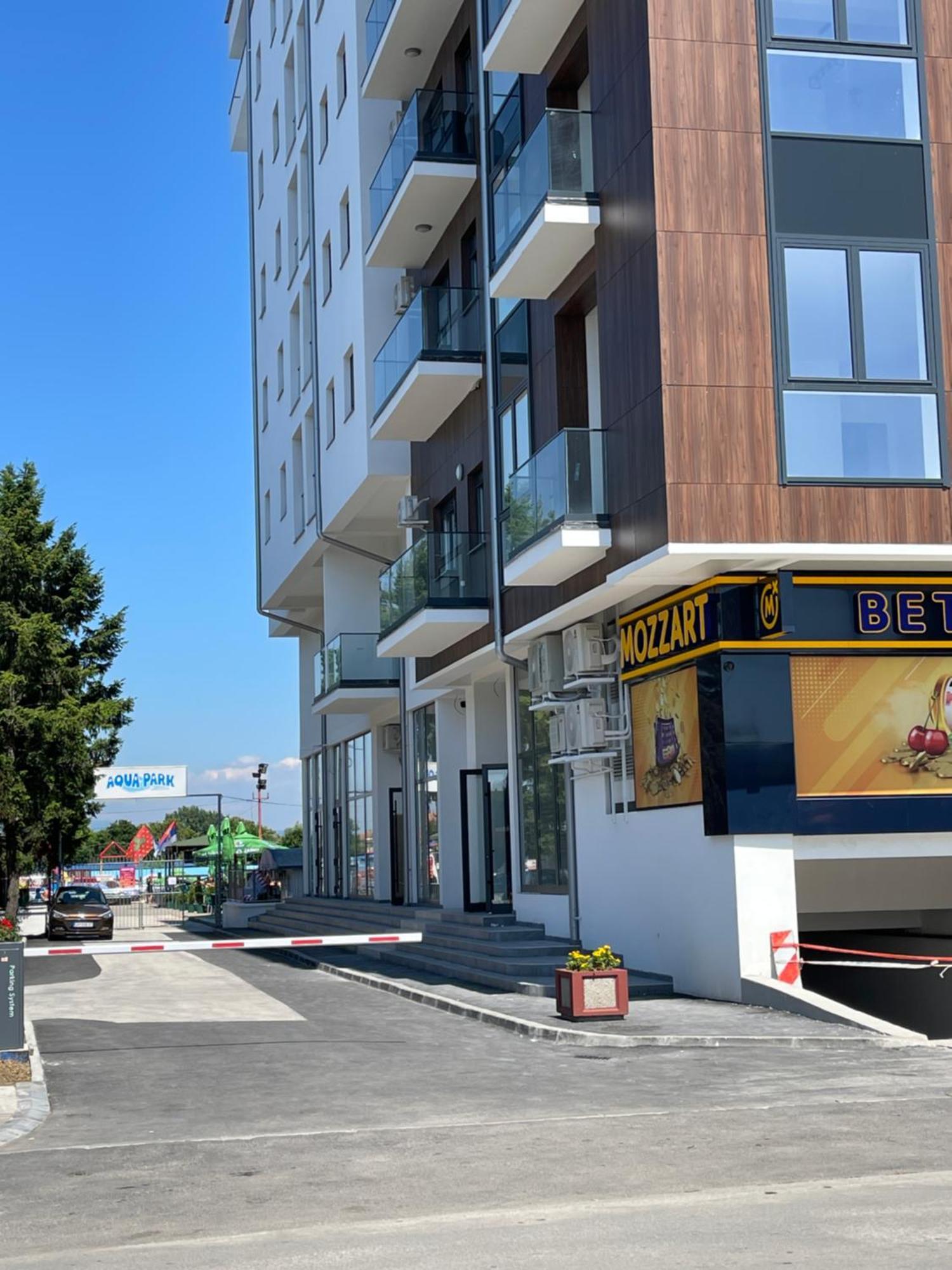 R Lux Apartman Jagodina Akva Park 外观 照片