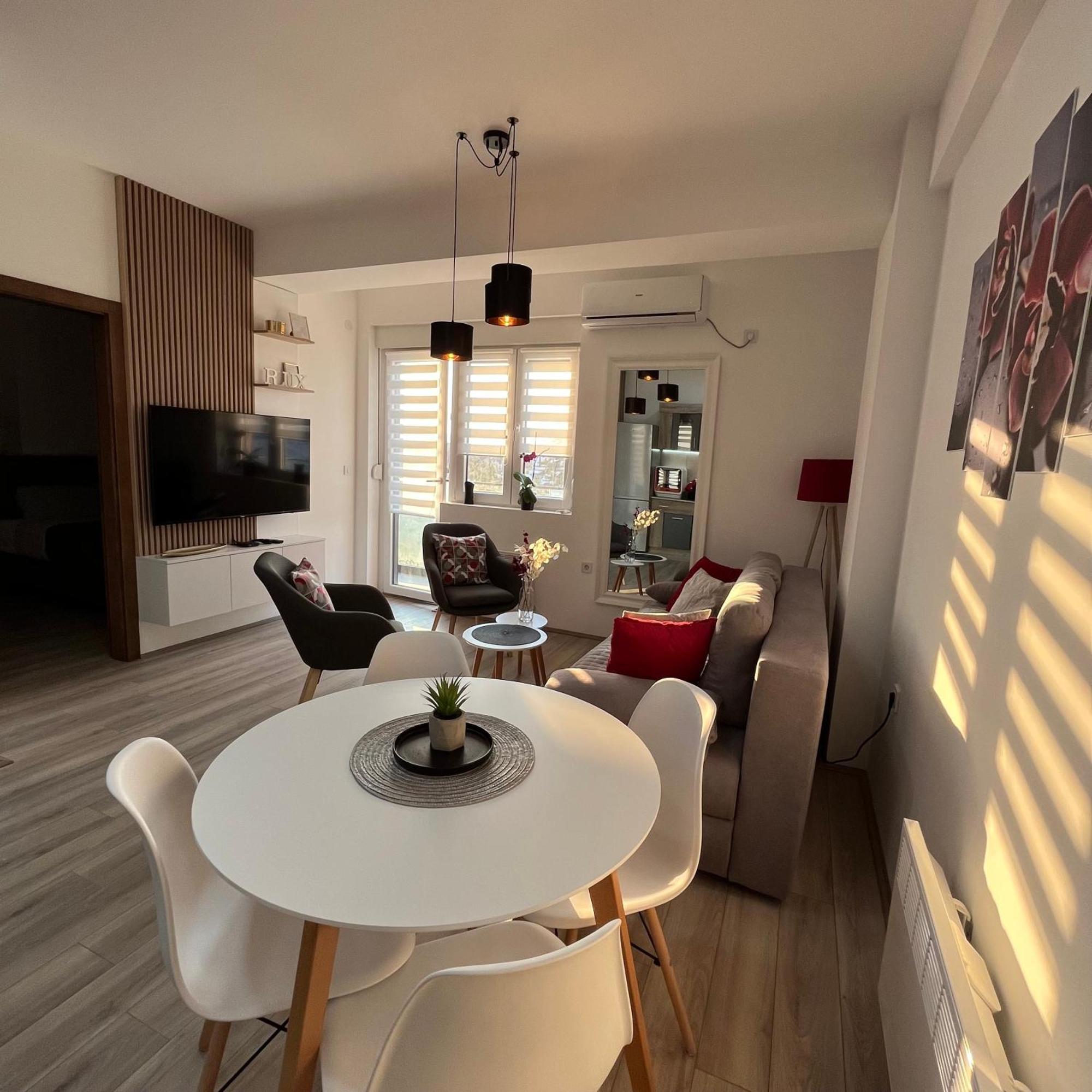 R Lux Apartman Jagodina Akva Park 外观 照片